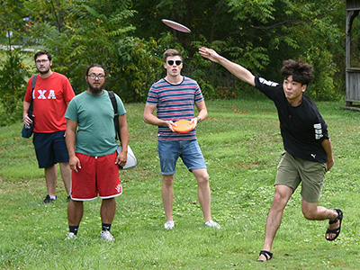 Students with frisbee