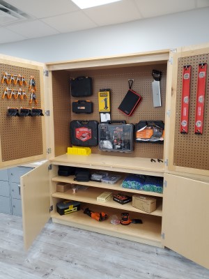 Tool cabinet